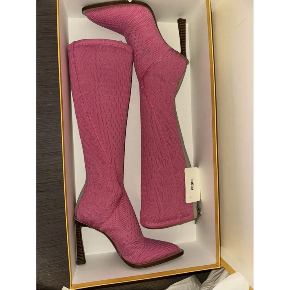 FENDI HIGH BOOTS 39